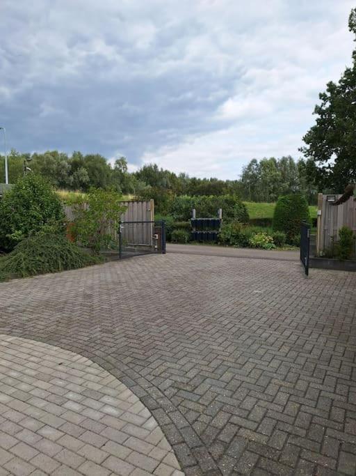 Family Wellness Lodge 4 Personen Zuid-Holland! Ooltgensplaat Экстерьер фото